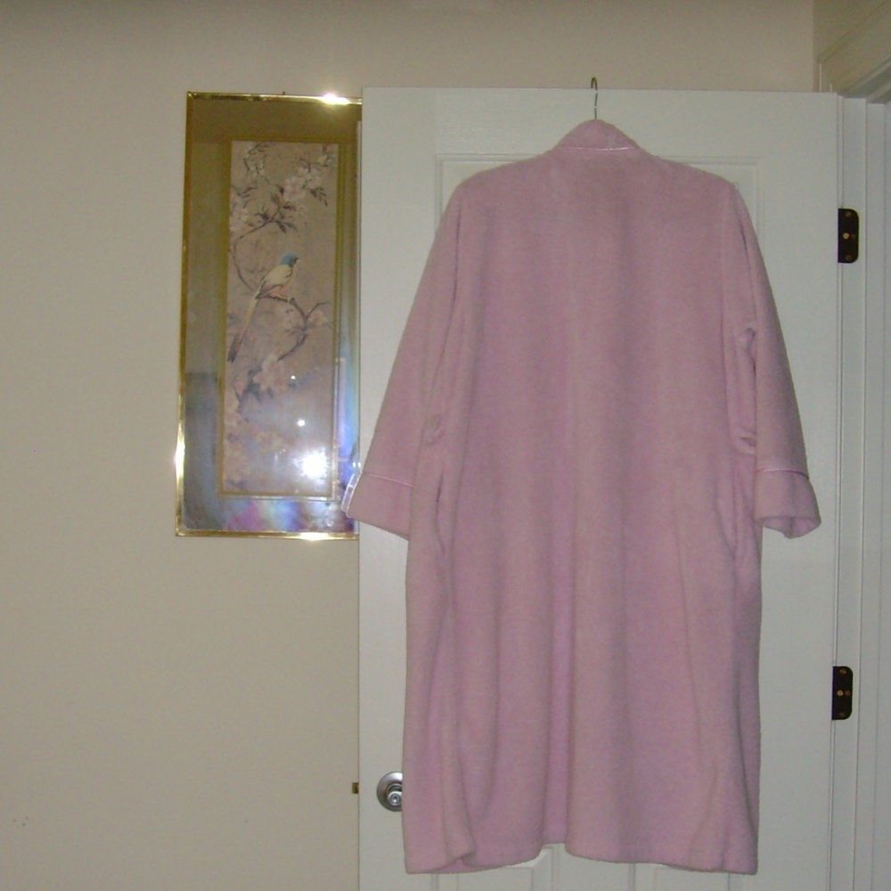 NAUTICA Sleepwear Fluffy Pink Robe in L-XL - Picture 6 of 15